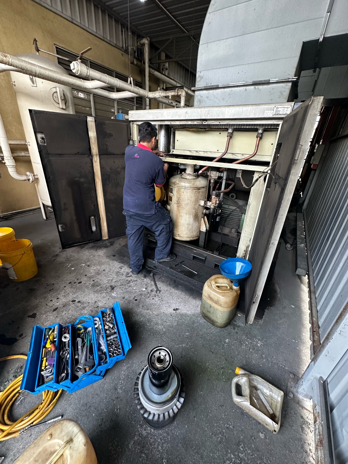 Service And Repair Air Compressor 