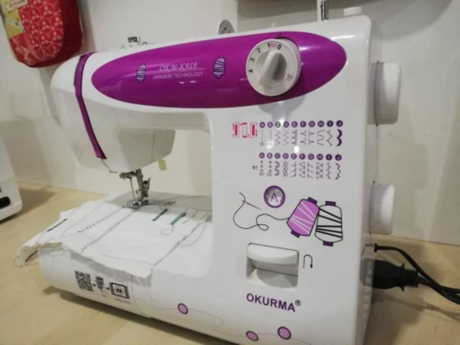 OKURMA PORTABEL SEWING MACHINE